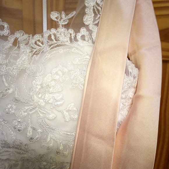 Flower girl wedding dress, brand new with tags - Picture 3 of 6